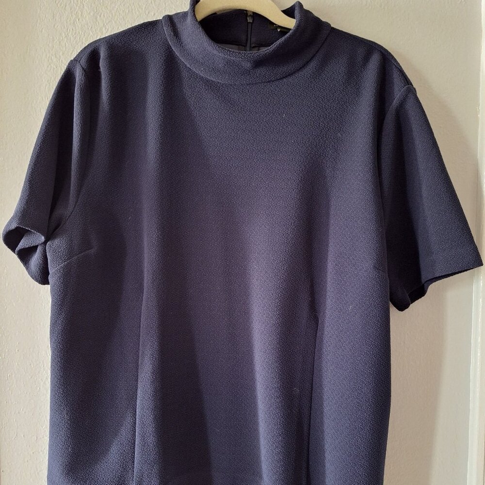 Ann Taylor Navy Short Sleeve Blouse. Mock Collar, Barely Worn Comfy Fit  Size XL